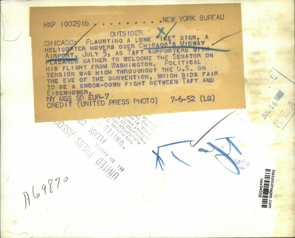 1952 Press Photo Chicago's Midway Airport Crowd of Taft Supporters