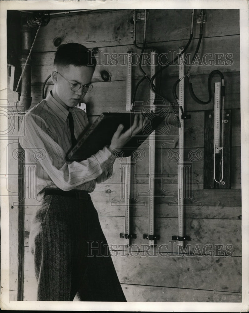 1943 Press Photo Paul Cransfield Winner of Westinghouse Science Scholarship