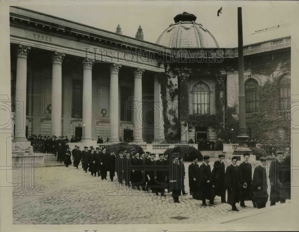 1937 Press Photo Undergraduates of Yale Attending Baccalaureate Services