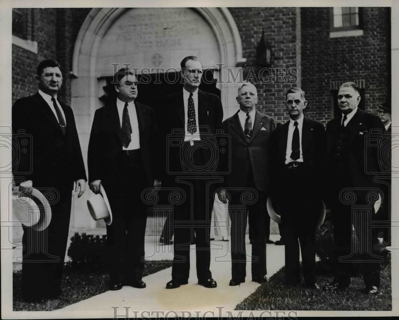 Load image into Gallery viewer, 1938 Press Photo Cio &amp; ITU Leaders at Funeral of Union Pres Charles Howard
