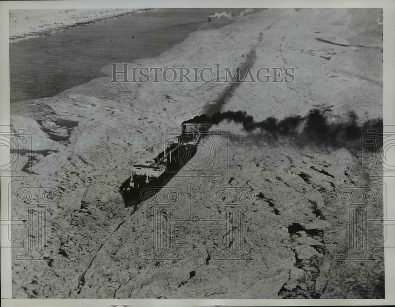 Load image into Gallery viewer, 1934 Press Photo Cold Wave In New York Area Ice Jam in Delaware River
