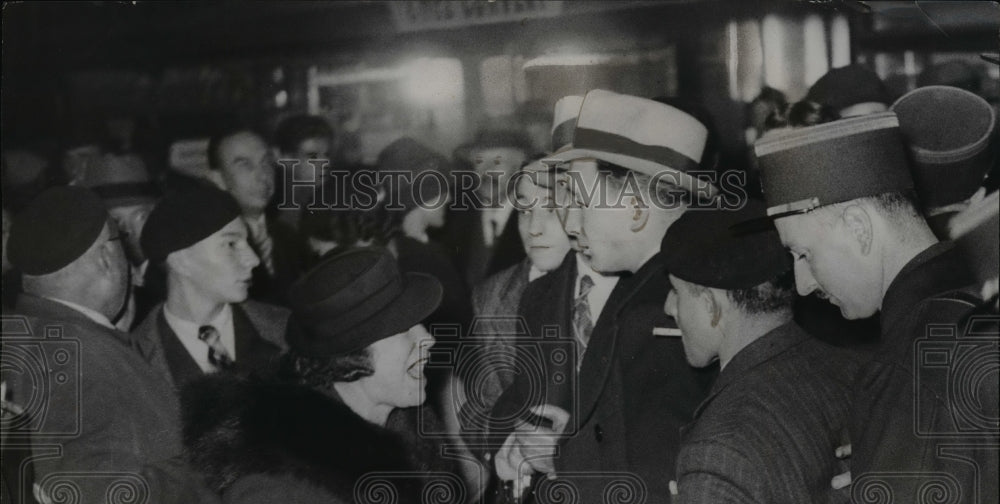 1938 Press Photo Colonel La Rocque Parliamentary Candidate M Charels Vallin