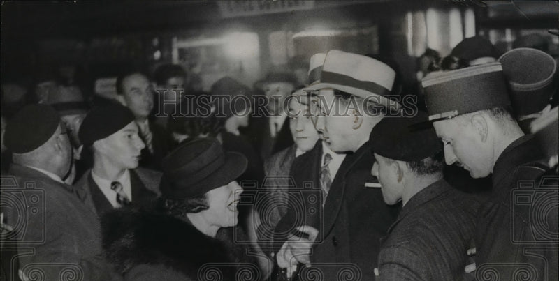 Load image into Gallery viewer, 1938 Press Photo Colonel La Rocque Parliamentary Candidate M Charels Vallin
