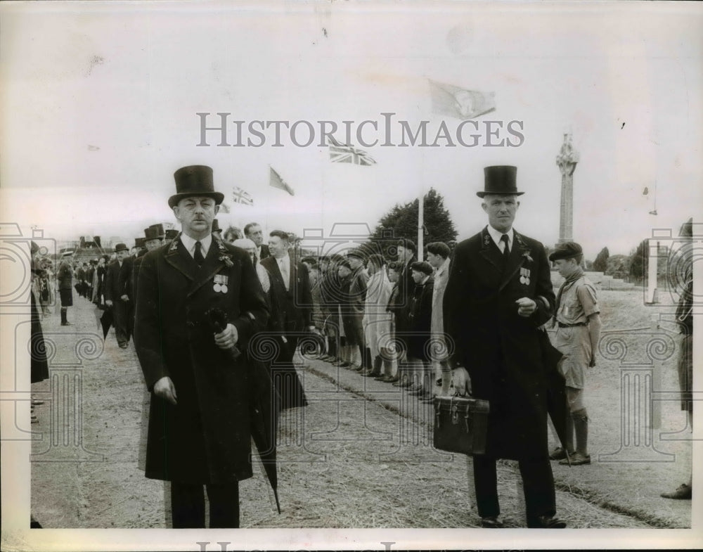 1960 Press Photo Keeper of Laws from Man House of Keys Has Laws Need Approval