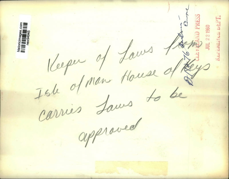 Load image into Gallery viewer, 1960 Press Photo Keeper of Laws from Man House of Keys Has Laws Need Approval
