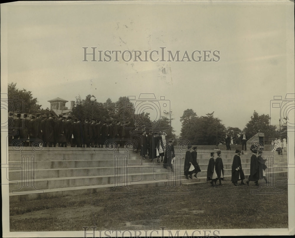 1930 Press Photo New Jersey College for Women Graduation in New Brunswick