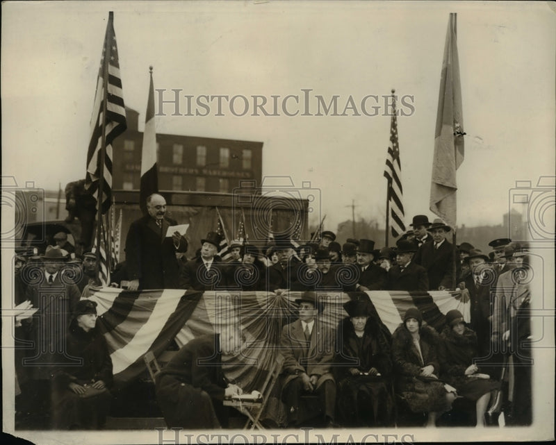 Load image into Gallery viewer, 1930 Press Photo Dr Marcel Knocht Secretary of Le Matin of Paris Groundbreaking
