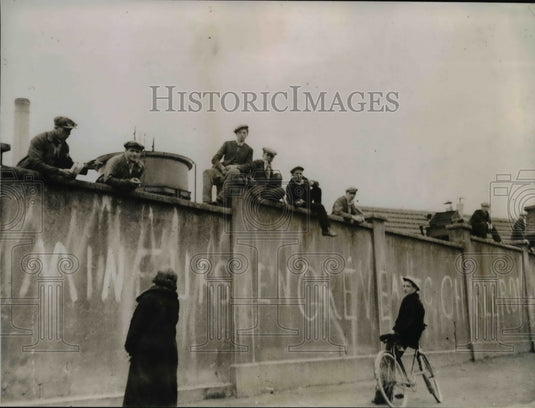 1936 Press Photo Thousands of Miners Stay In As Belgian Strikes Spread
