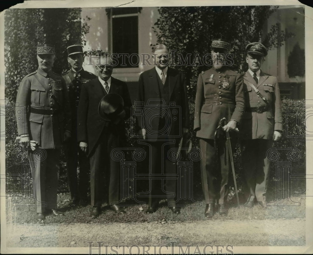 1930 Press Photo General Henri Joseph Gouraud Greeted by President Hoover