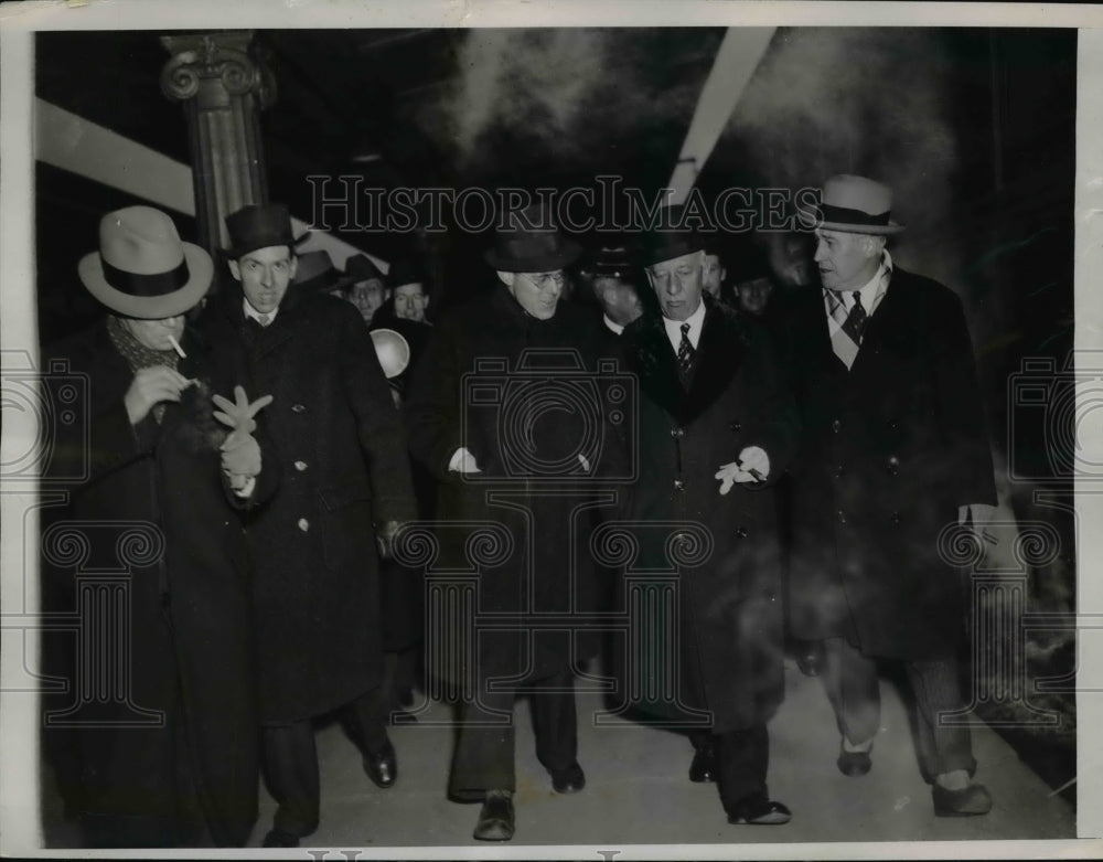 1936 Press Photo Former Governor Alfred Smith of NY with Newsman in Washington