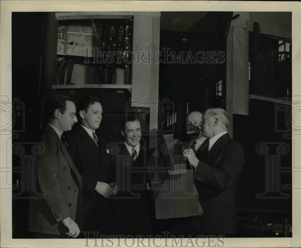 1939 Press Photo RJ Burrows VP of Clark Equipment Comp & Aluminum Casting