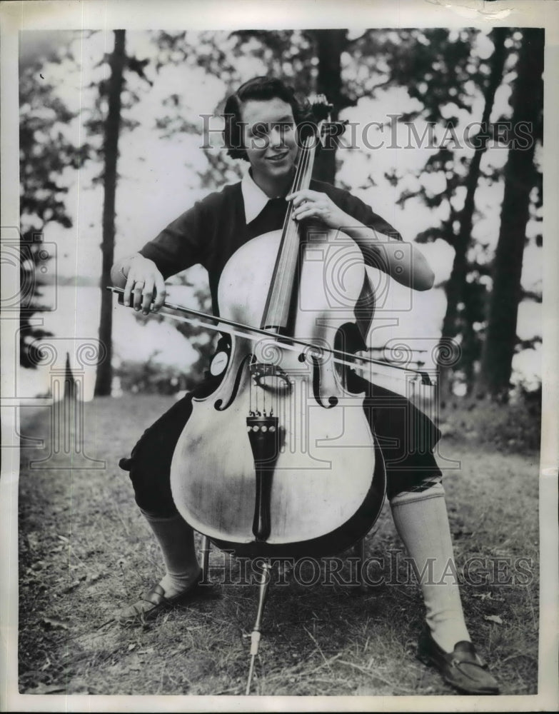 1951 Press Photo Carol Kaiser National Music Camp Winner of Honorary Music Frate