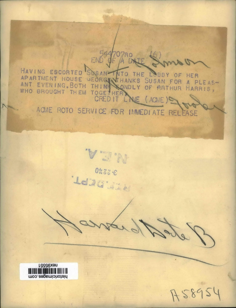 1940 Press Photo Arthur Harris Arranges Susan Johnson George Fowler Date Harvard