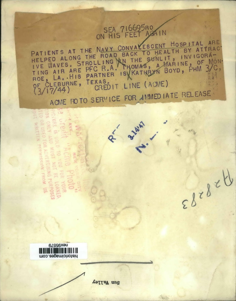 1944 Press Photo Private R A Thomas Kathryn Boyd at Navy Convalescent Hospital