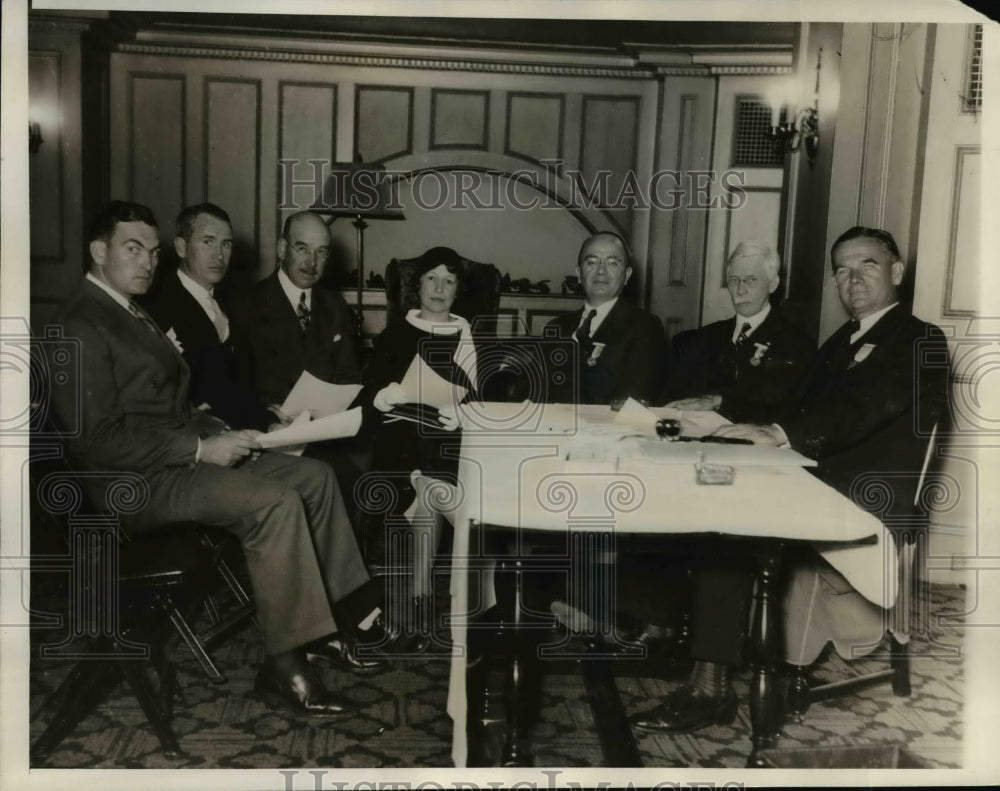 1932 Press Photo Members of Democratic Resolution Committee Meet