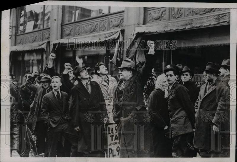 Load image into Gallery viewer, 1938 Press Photo Demonstrators at Italian Consulate in Montreal Canada
