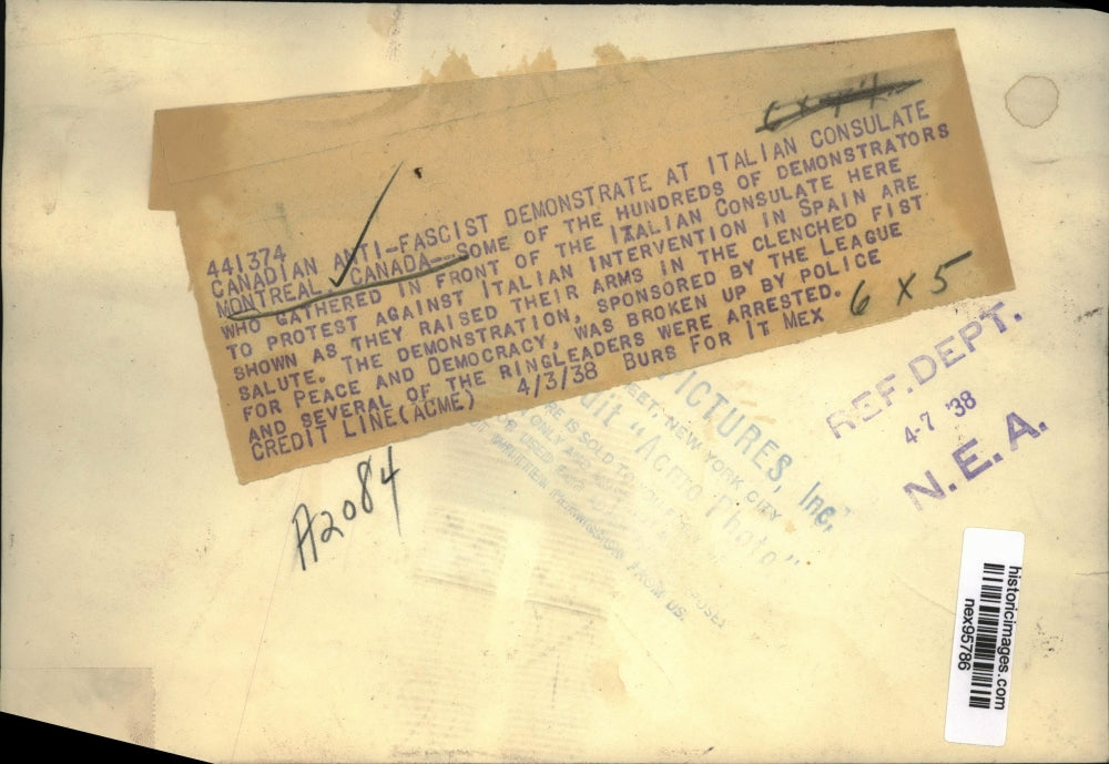 1938 Press Photo Demonstrators at Italian Consulate in Montreal Canada