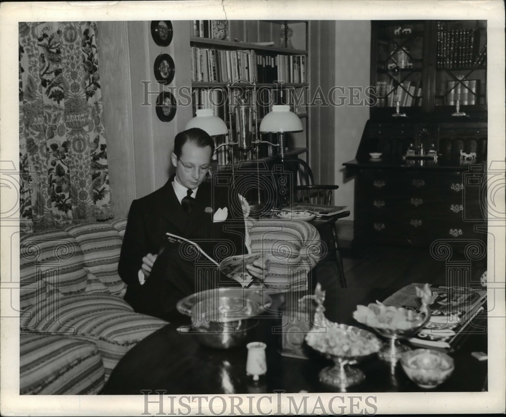 1937 Press Photo Norman Krasha