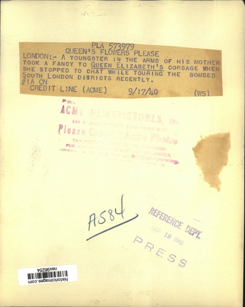 1940 Press Photo Queen Elizabeth Tours Bombed South London Districts