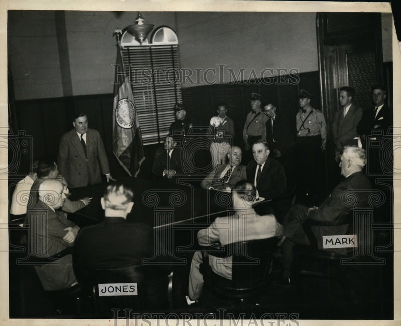 Load image into Gallery viewer, 1937 Press Photo Mayor Daniel Shields of Johnstown Holds Council Meeting
