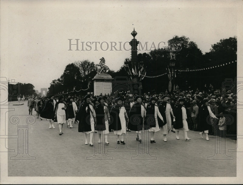 Load image into Gallery viewer, 1927 Press Photo Gold Star Mothers in New York Delegation Parade
