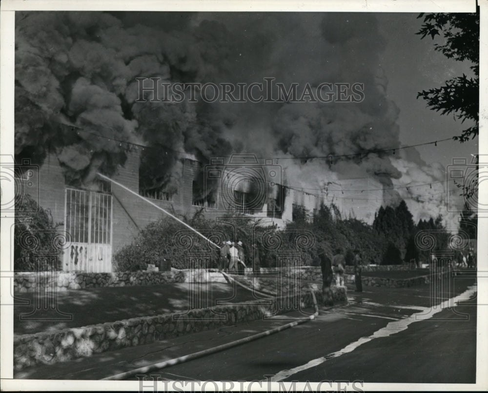 1941 Press Photo Firemen at Agricultural Building at LA County Fair Grounds