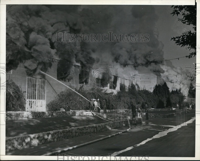 Load image into Gallery viewer, 1941 Press Photo Firemen at Agricultural Building at LA County Fair Grounds
