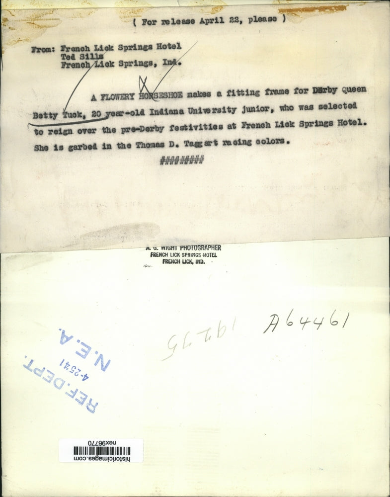 1941 Press Photo Flowery Horseshoe for Derby Queen Betty Ruck Indiana Univ Jr