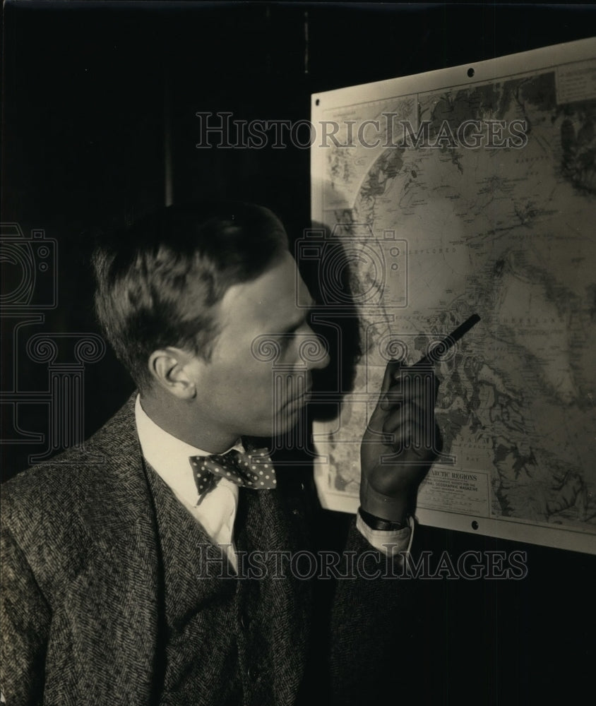 1926 Press Photo Camper Helmet Explorer, Naturalist & Yachtsman - nex96898