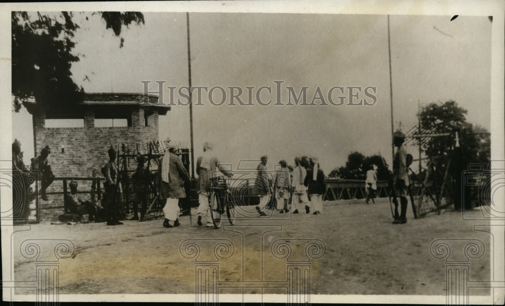 1930 Press Photo Indian Troops Guard Against Afridi Attack in Peshawar India