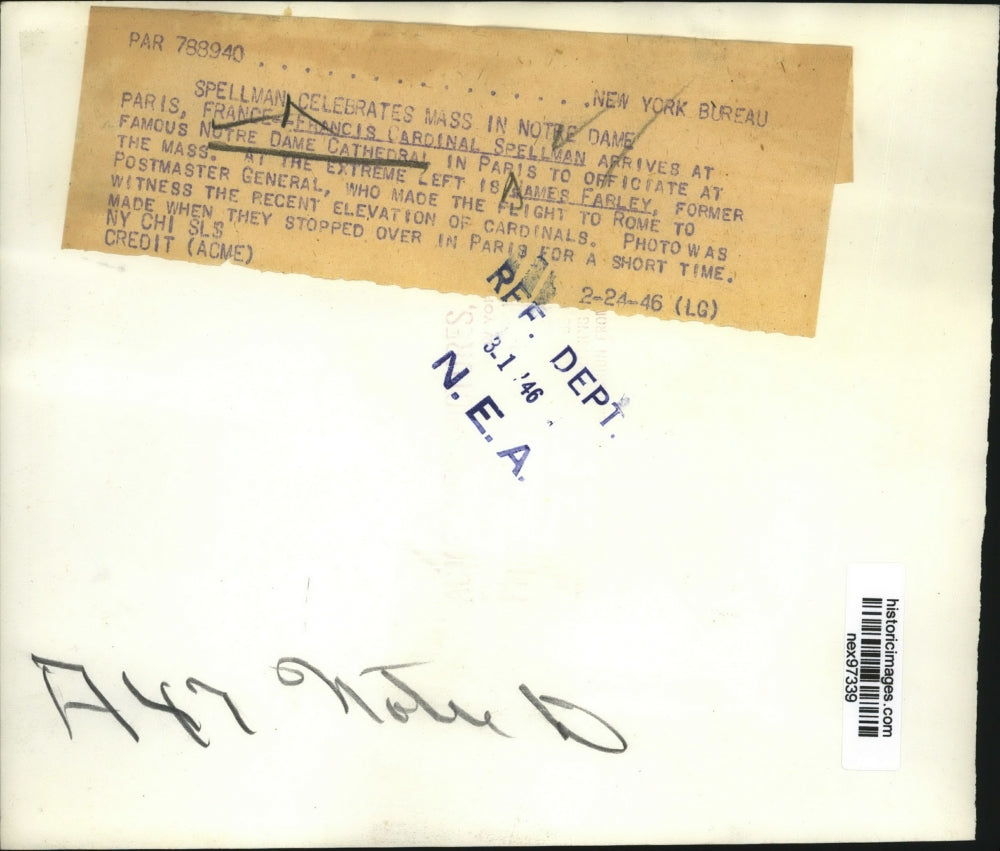 1946 Press Photo Francis Cardinal Spellman Arrives at Notre Dame Cathedral