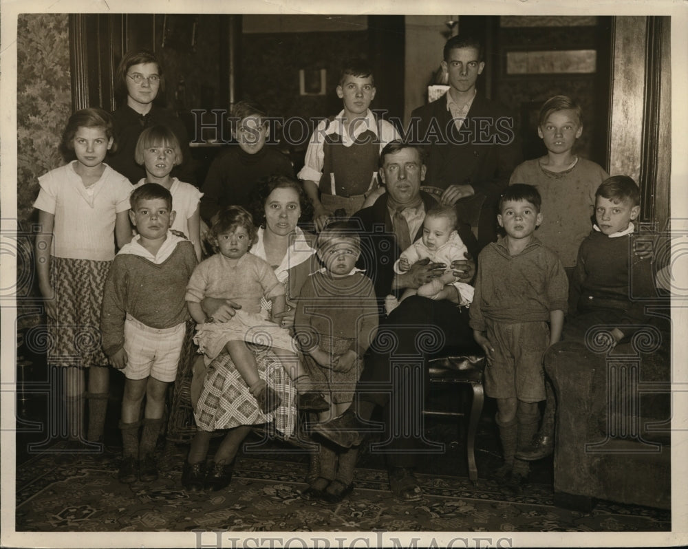 1937 Press Photo Mr & Mrs Arthur Timleck & Their Children - nex97351