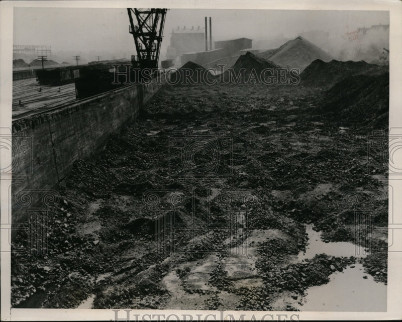 Load image into Gallery viewer, 1941 Press Photo Republic Steel Corrigan McKinney Plant Cleveland Ohio in Strike

