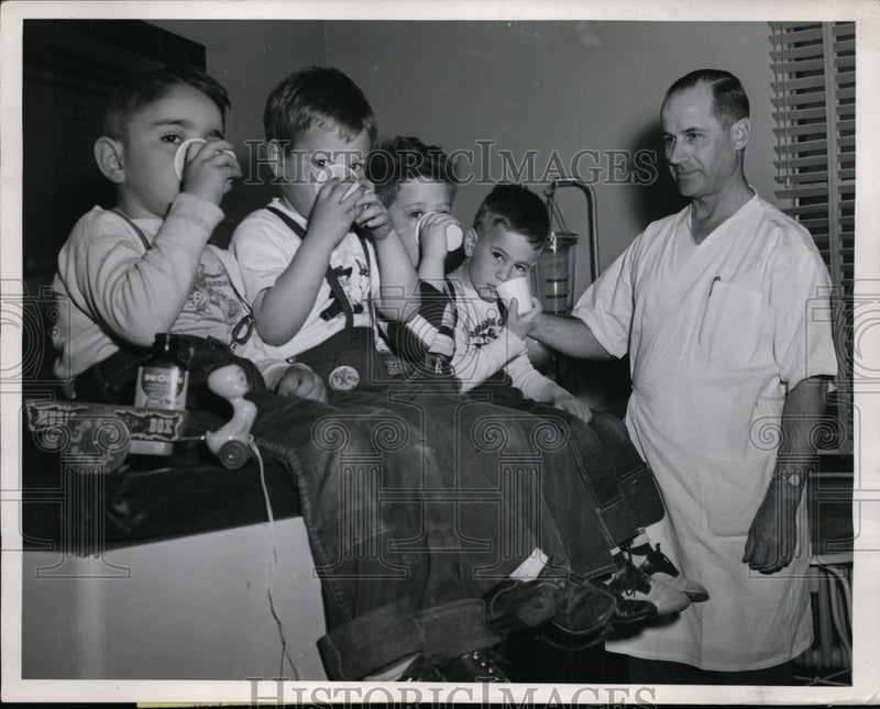 Load image into Gallery viewer, 1952 Press Photo Stevie Littenberg Hosted Tea Party with Insecticide Tea
