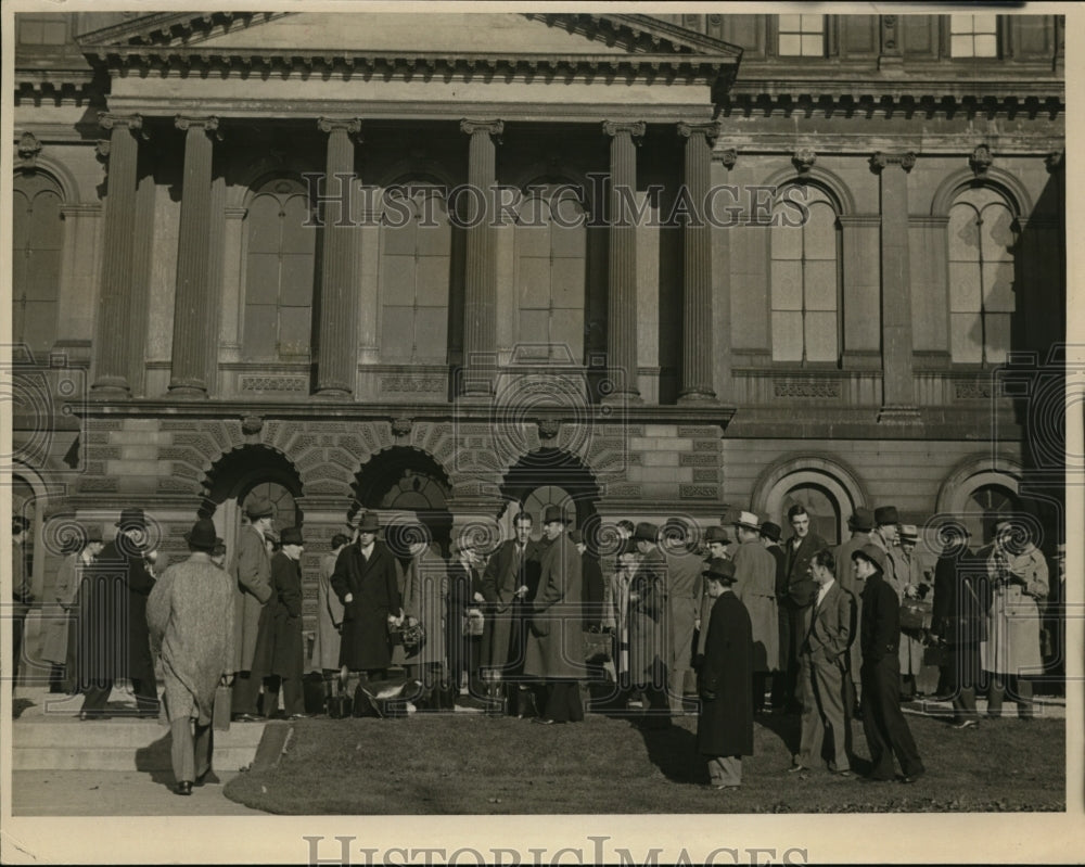 1937 Press Photo Crowd of Photographers & Law Students at Cagood Hall