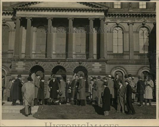 1937 Press Photo Crowd of Photographers & Law Students at Cagood Hall