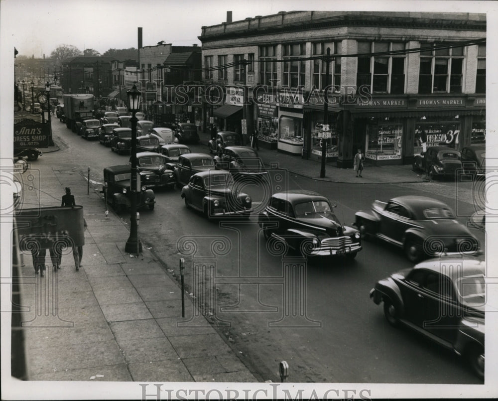 1947 Press Photo Automobiles in Superior Lakeview Traffic - nex97875