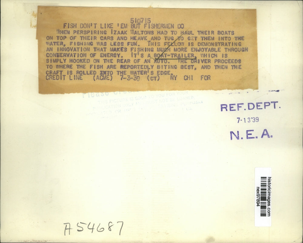 1939 Press Photo Izaak Waltons Hauling Boat on Boat-Trailer - nex97894
