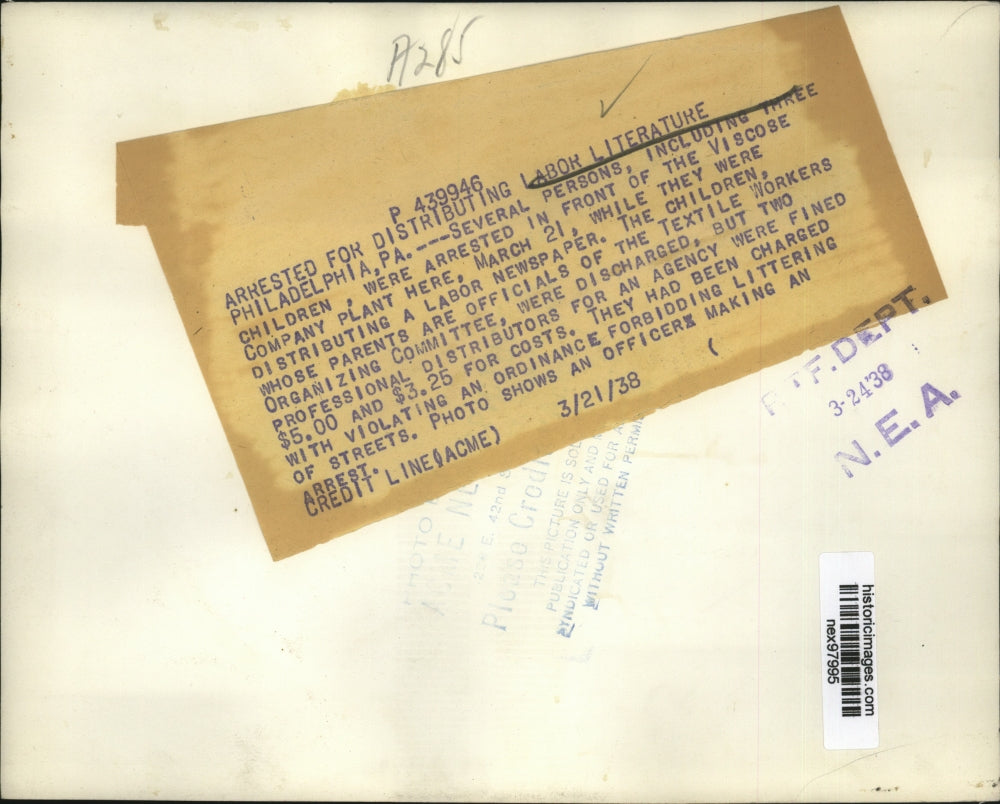 1938 Press Photo Arrested Several People & Children For Passing Labor Literature