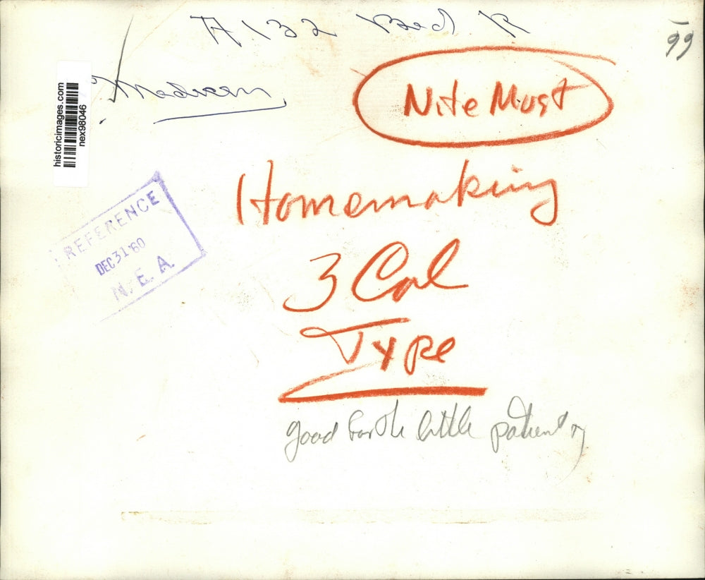 1960 Press Photo Little Girls Room Good for the Patient