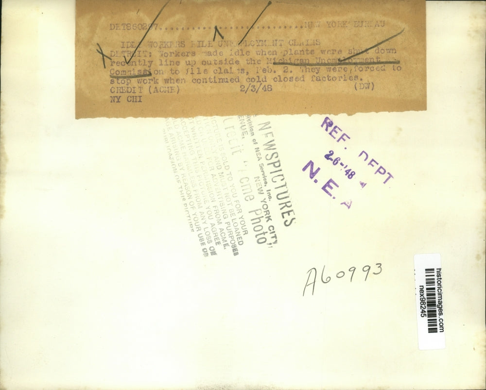 1948 Press Photo Michigan Unemployment Commission Line Outside to File Claims