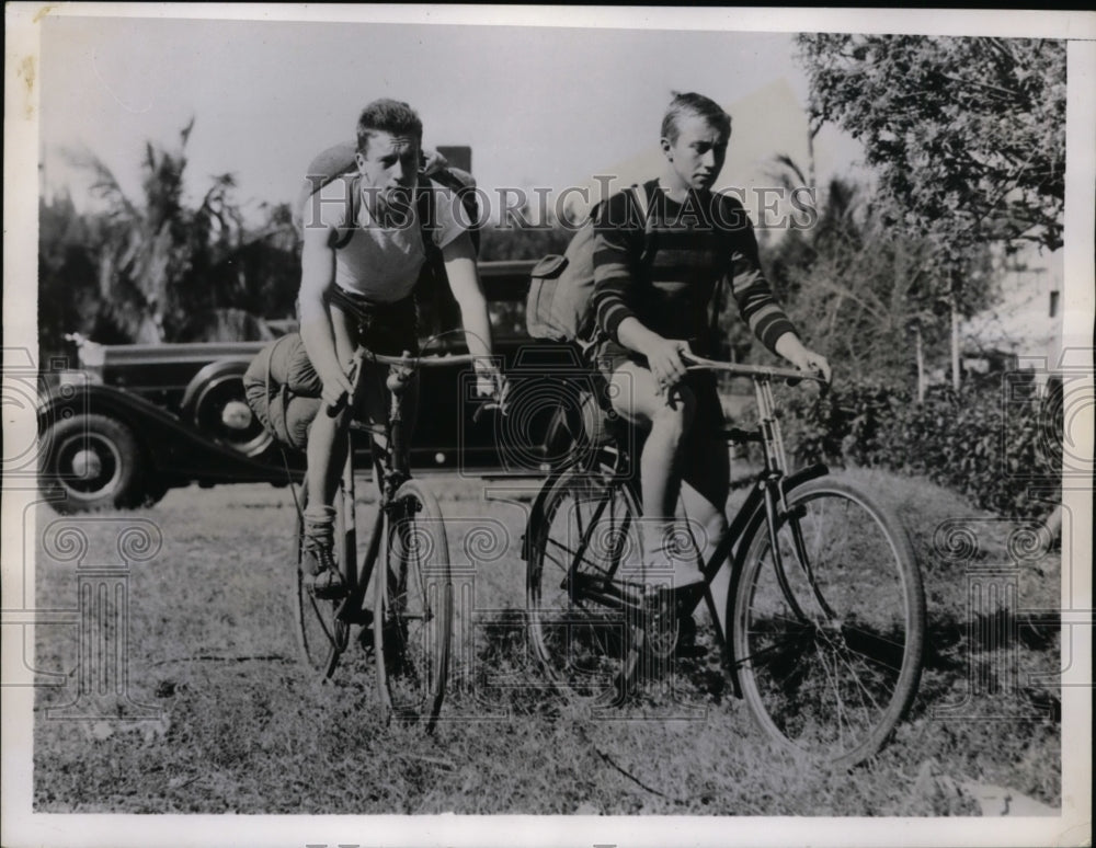 1935 Press Photo Nat Sanders & Charles Sanders Ride Bikes from Boston to Miami