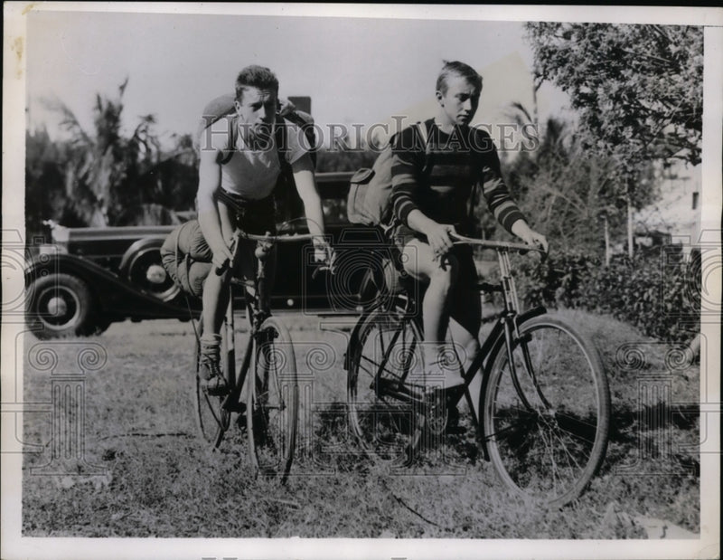 Load image into Gallery viewer, 1935 Press Photo Nat Sanders &amp; Charles Sanders Ride Bikes from Boston to Miami
