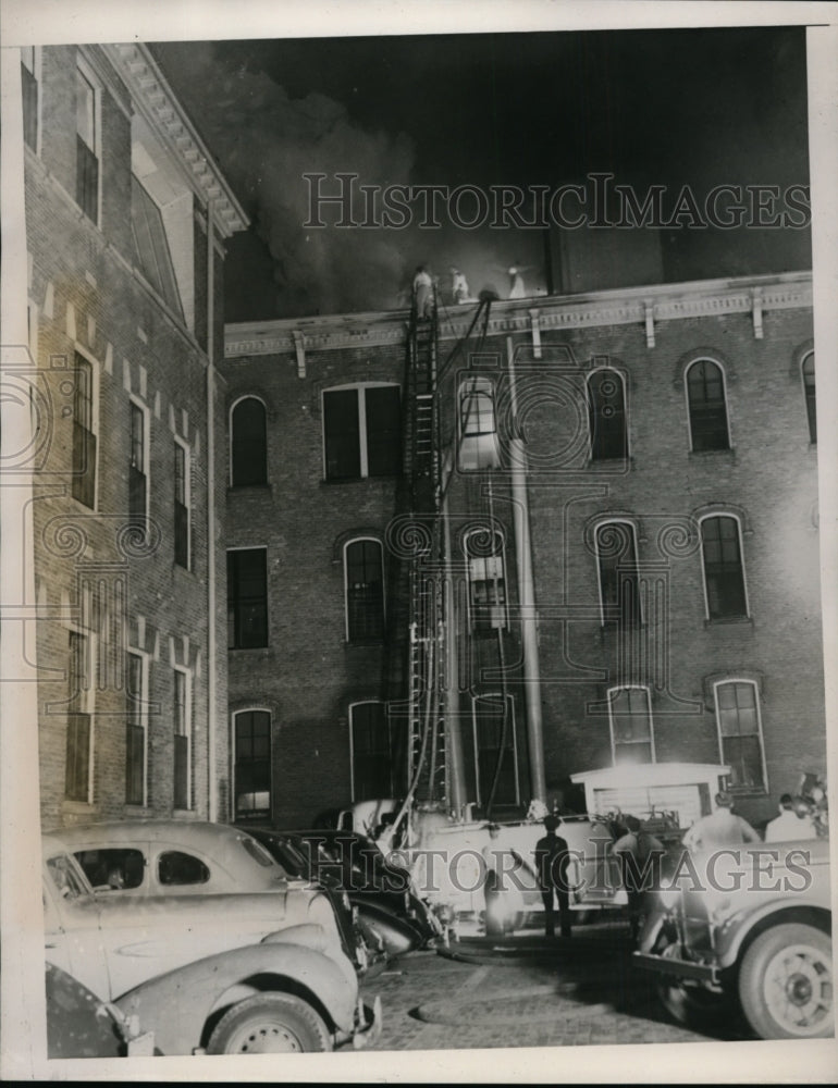 1940 Press Photo 142 Patients of St Vincent's Hospital Evacuated Due to Fire