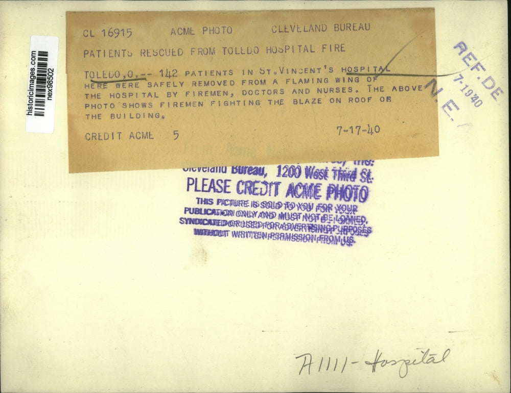 1940 Press Photo 142 Patients of St Vincent's Hospital Evacuated Due to Fire