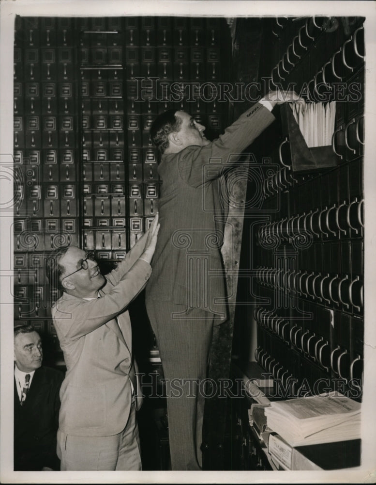 Load image into Gallery viewer, 1949 Press Photo Senators Sherman Minton of MN &amp; Lewis Schwellenbach of WA
