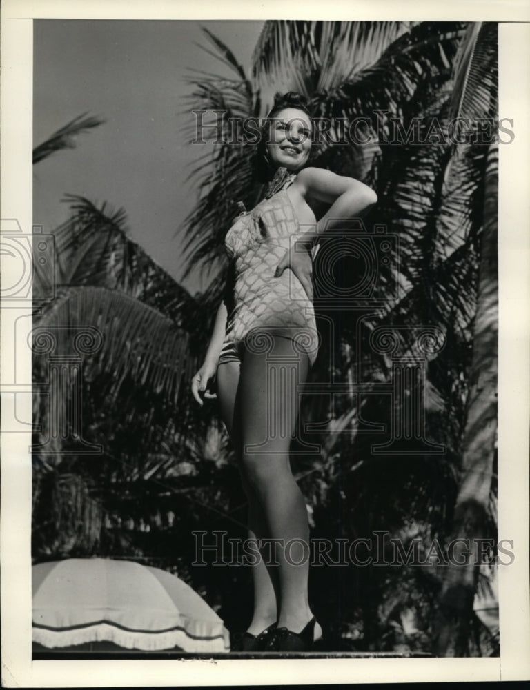 Load image into Gallery viewer, 1938 Press Photo Joyce Kerr of Boston at Palm Beach Florida Sun &amp; Surf Club
