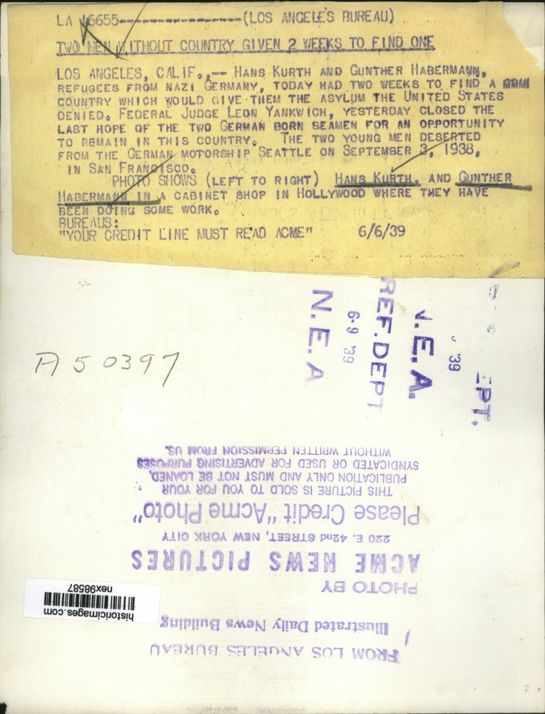 1939 Press Photo Hans Kurth, Gunther Haberman refugees from Germany at LA shop