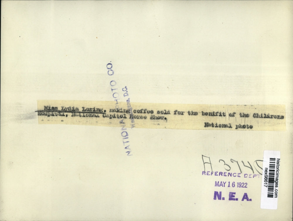 1922 Press Photo Lydia Luring making coffee sold to benefit Childrens Hospital