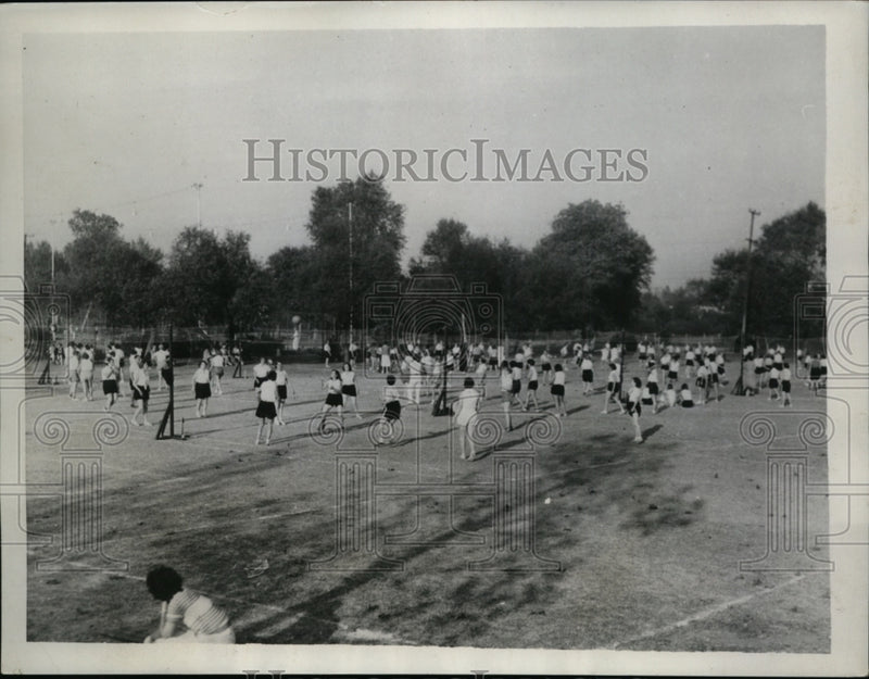 Load image into Gallery viewer, 1953 Press Photo Los Angeles CA housewives at city playground day
